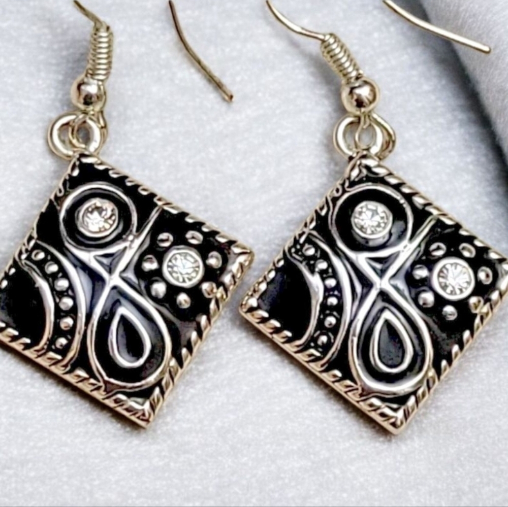 DaVinci Black Enamel Rhinestone Drop Diamond Shaped Pierced Dangle Earrings